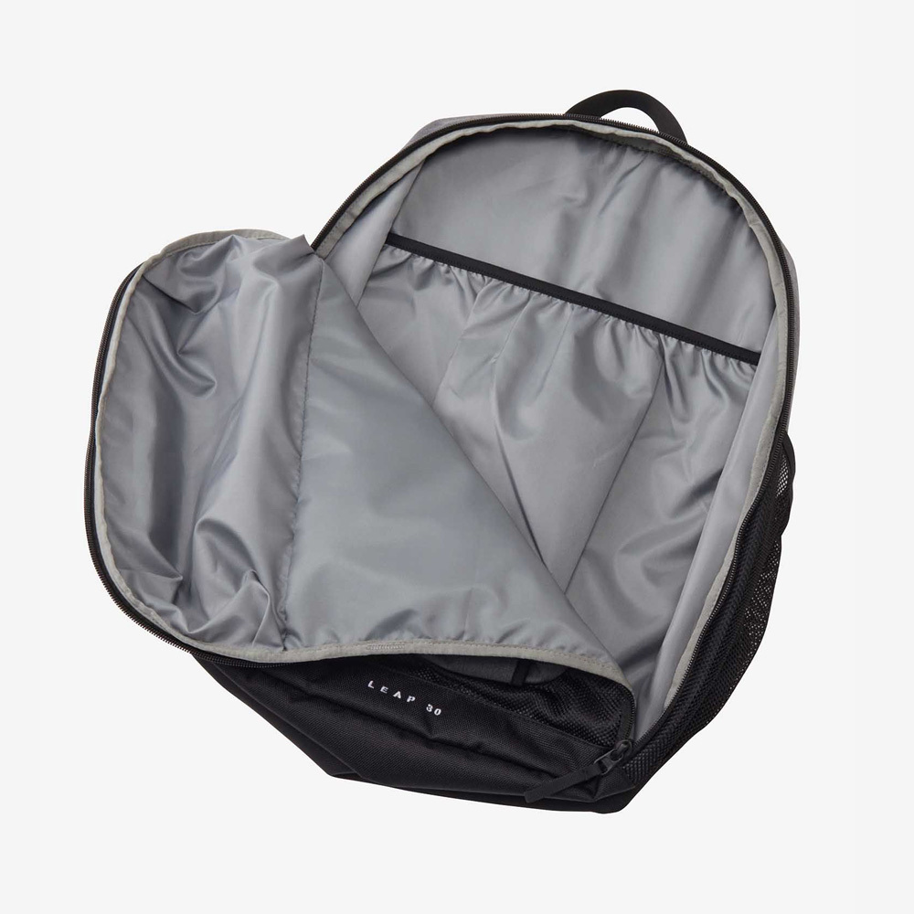 ノースフェイス リュック バック リープ30 32L THE NORTH FACE 62610 LEAP30 ブラック 黒 ホワイト レッド グレー