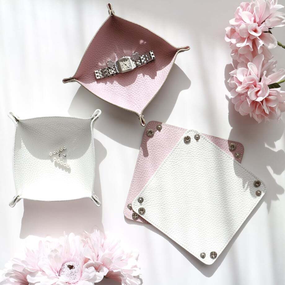 【ジュエリートレー】父の日 母の日 誕生日 名入れ ギフト プレゼント クリスマス 日本製 ホワイトデー バレンタイン 結婚記念日 記念日 結婚祝い 就職祝い 入学祝い 卒業祝い 退職祝い 還暦祝い 出産祝い お返し お礼 お祝い 御祝い 新生活 成人祝い 昇進祝い 送別会 贈り物 女性 男性 彼女 妻 送料無料 友達 20代 30代 40代 50代 彼氏 人気 おしゃれ 本革 ポーチ