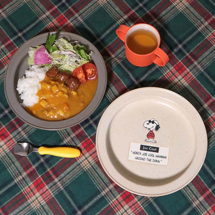 SNOOPY スヌーピー すくいやすいカレー皿 21cm | 食器 カレープレート 磁器 朝ごはん 日本製 ジョークール アストロノーツ キッズ 子供食器 子ども食器 こども食器 電子レンジ 食洗機 対応 出産祝い 内祝い 結婚祝い 引っ越し祝い 誕生日プレゼント