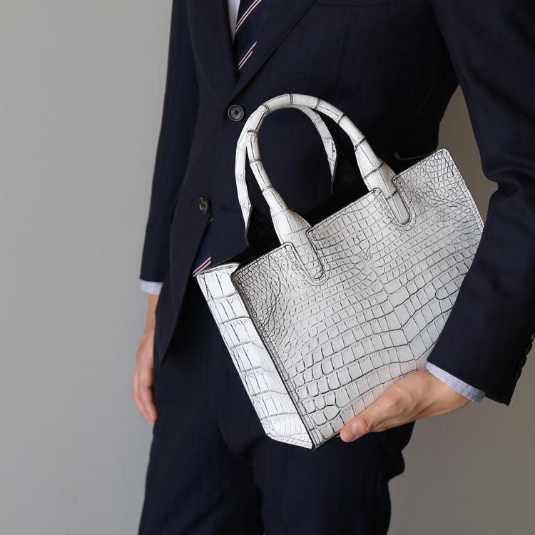 クロコダイル ミニトートバッグ メンズ トートバッグ 2WAY 日本製 マット 加工 センター取り あおりポケット 付き クロコダイルバッグ ハンドバッグ メンズバッグ B5 対応 本革 鰐革 保証書 付き プレゼント ギフト 4FA(06001685-mens-1r)