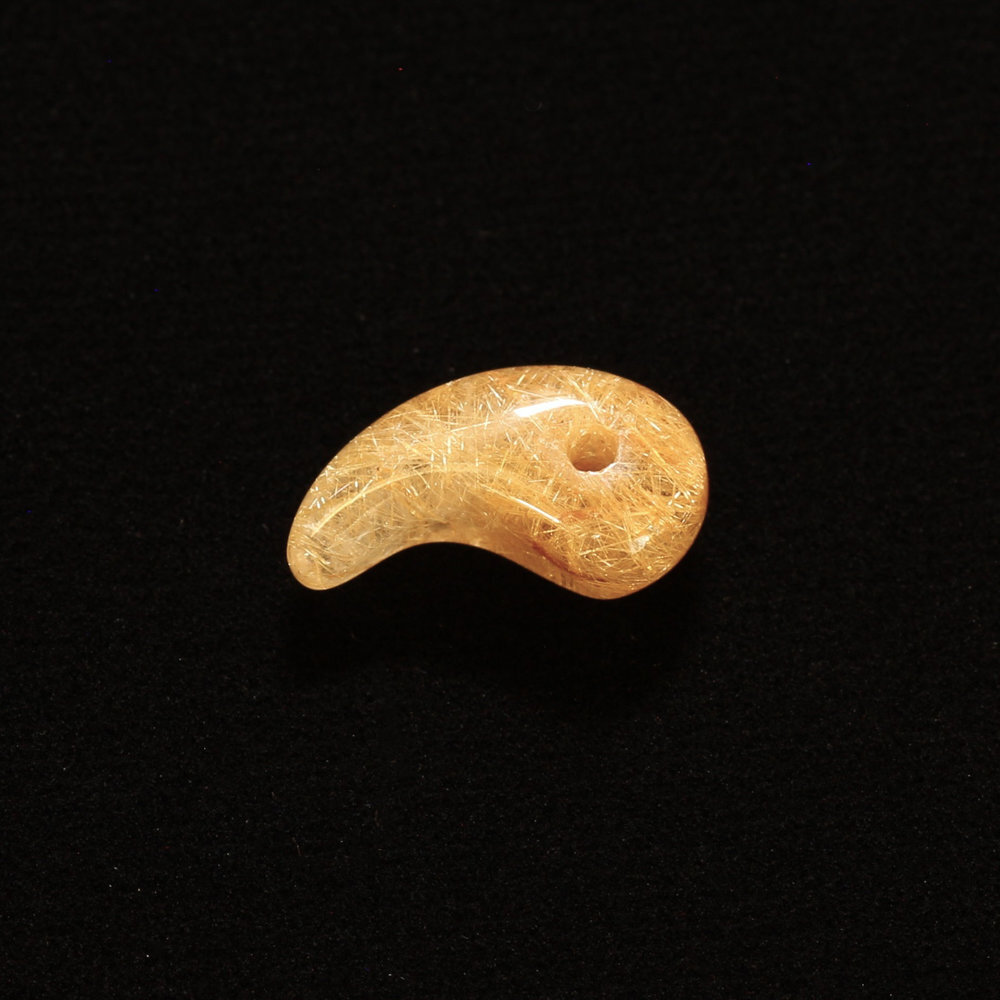 天然石 勾玉ゴールドルチル 約1g 華やかに黄金色に染まる 仕事運 成功 お守り GHM50 スエードコードor交換用ゴム付＆巾着付 財運 石 京海堂