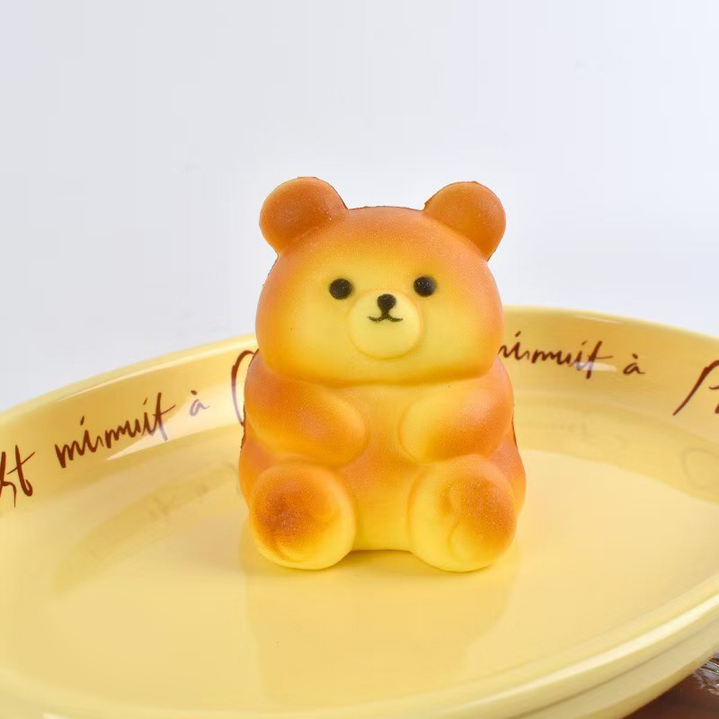 ぷにもち クマ スクイーズ トースト パン やわらか もちもち PU素材 低反発 かわいい 熊 おもちゃ 握る 癒し 雑貨 デスク インテリア 暇つぶし 気分転換 プレゼント