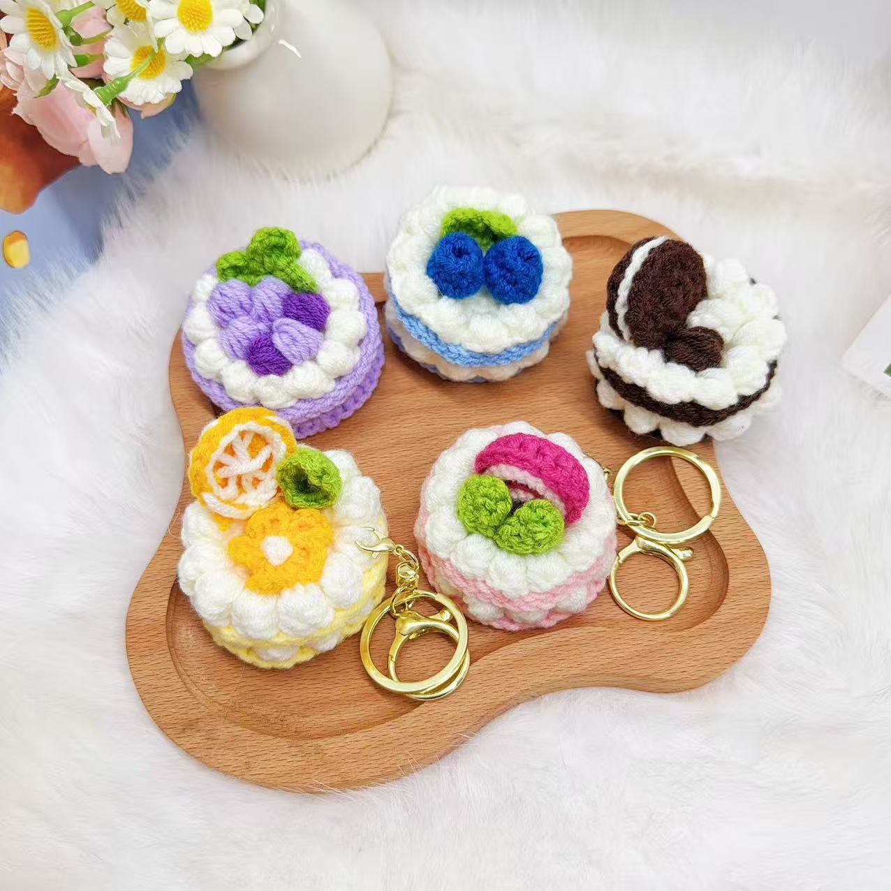 毛糸ケーキ キーホルダー 手編み風 5種類 ニット バッグチャーム かわいい スイーツ モチーフ 飾り 小物 アクセサリー 誕生日 プレゼント ギフト