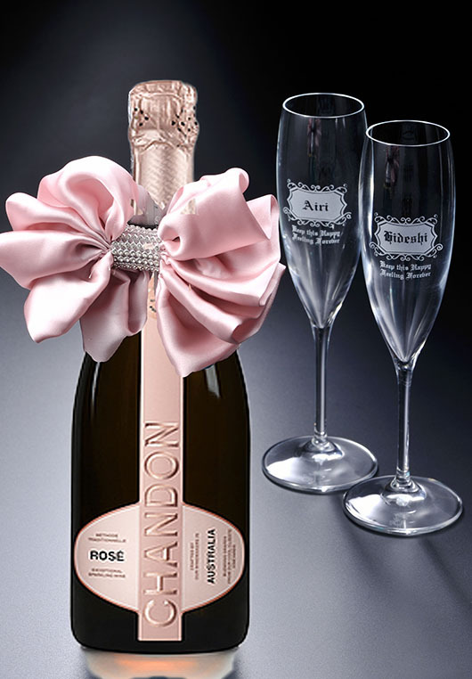 退職 異動 名入れ ペアギフト SXX 酒セット シャンドン ブリュット ロゼ 750ml & おまかせシャンパングラス 2点 リボンコサージュ付 布張りBOX入り / プレゼント ギフト 両親 夫婦 結婚 金婚式 銀婚式 退職 記念 誕生日 長寿 祝い