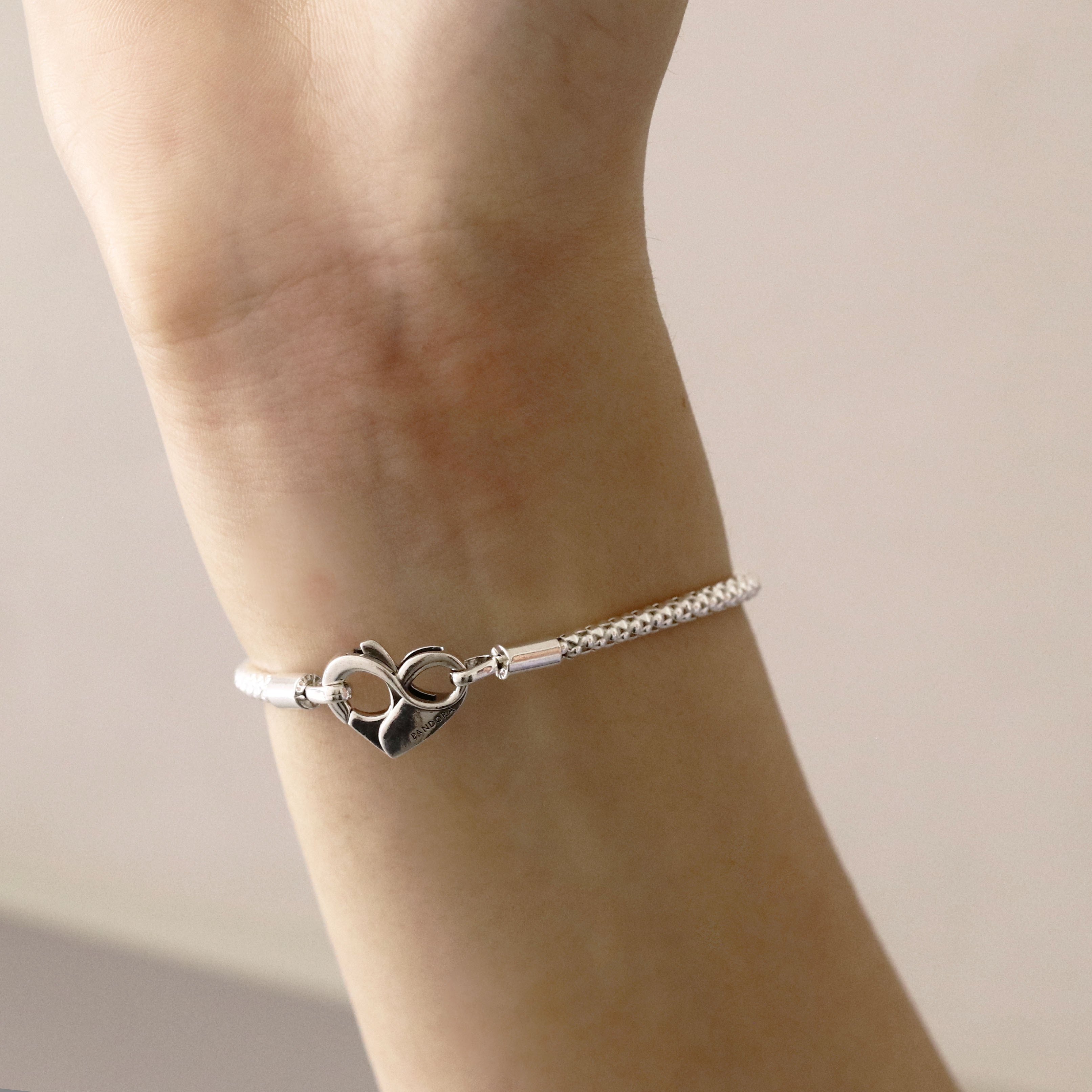 ボックス・ショッパー付 PANDORA(パンドラ) ★ Studded Chain Bracelet ★スタッズ チェーン ブレスレット ★ チャーム ブレスレット カスタマイズ アクセサリー シンプル 日常使い 誕生日 記念日 母の日 プレゼント ギフト