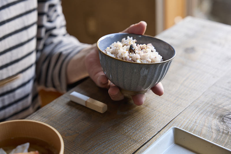 軽量 お茶碗 しのぎ 11cm 390ml TAMAKI 和の器｜おしゃれ かわいい シンプル｜お茶碗 ご飯茶碗 飯碗 和食器｜電子レンジ・食洗機対応｜ペア カフェ風｜北欧 韓国 台湾風｜滷肉飯 魯肉飯 ルーローハン｜ギフト 新生活 プレゼント【TOTU】