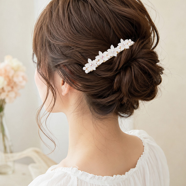 【すりガラスフラワー白パールバレッタ☆日本製】シニヨンヘア/ハーフアップ/アレンジ/まとめ髪/ヘアアクセ/レディース