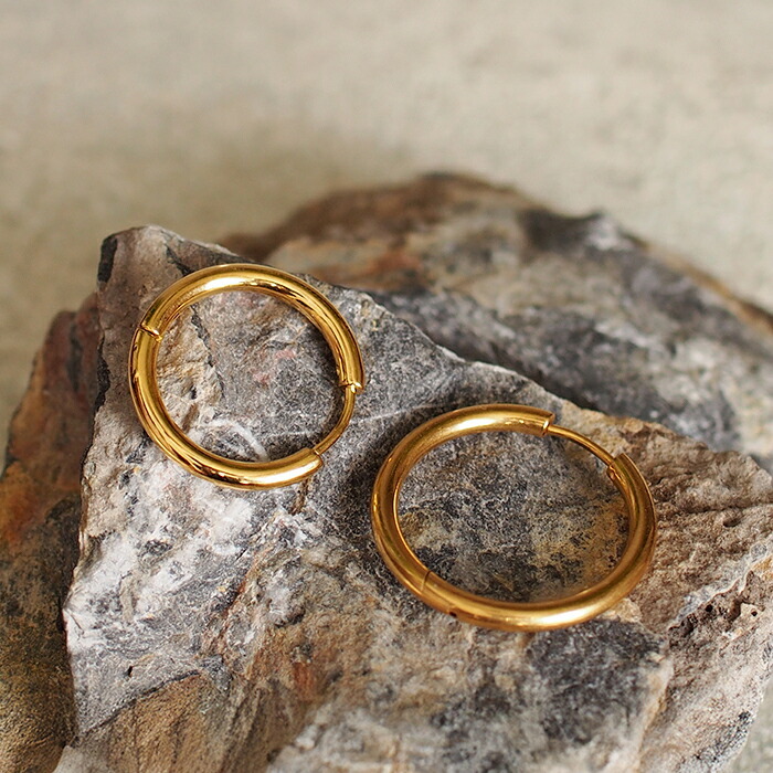 ピアス フープ つけっぱなし リング 太め 大ぶり アレルギー対応 ステンレス 幅2.5mm × 内径 16mm 20mm 中折れ 大人 上品 通勤 オフィス シンプル