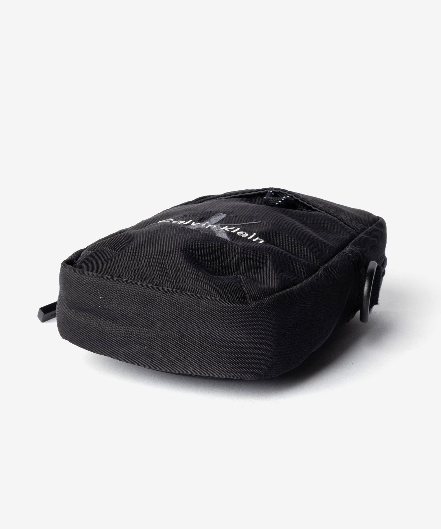 カルバンクライン Calvin Klein BOLD LOGO NYLON SLIM REPORTER ボールド ロゴ ナイロン スリム レポーター LV04D3231G ショルダーバッグ メンズ バッグ