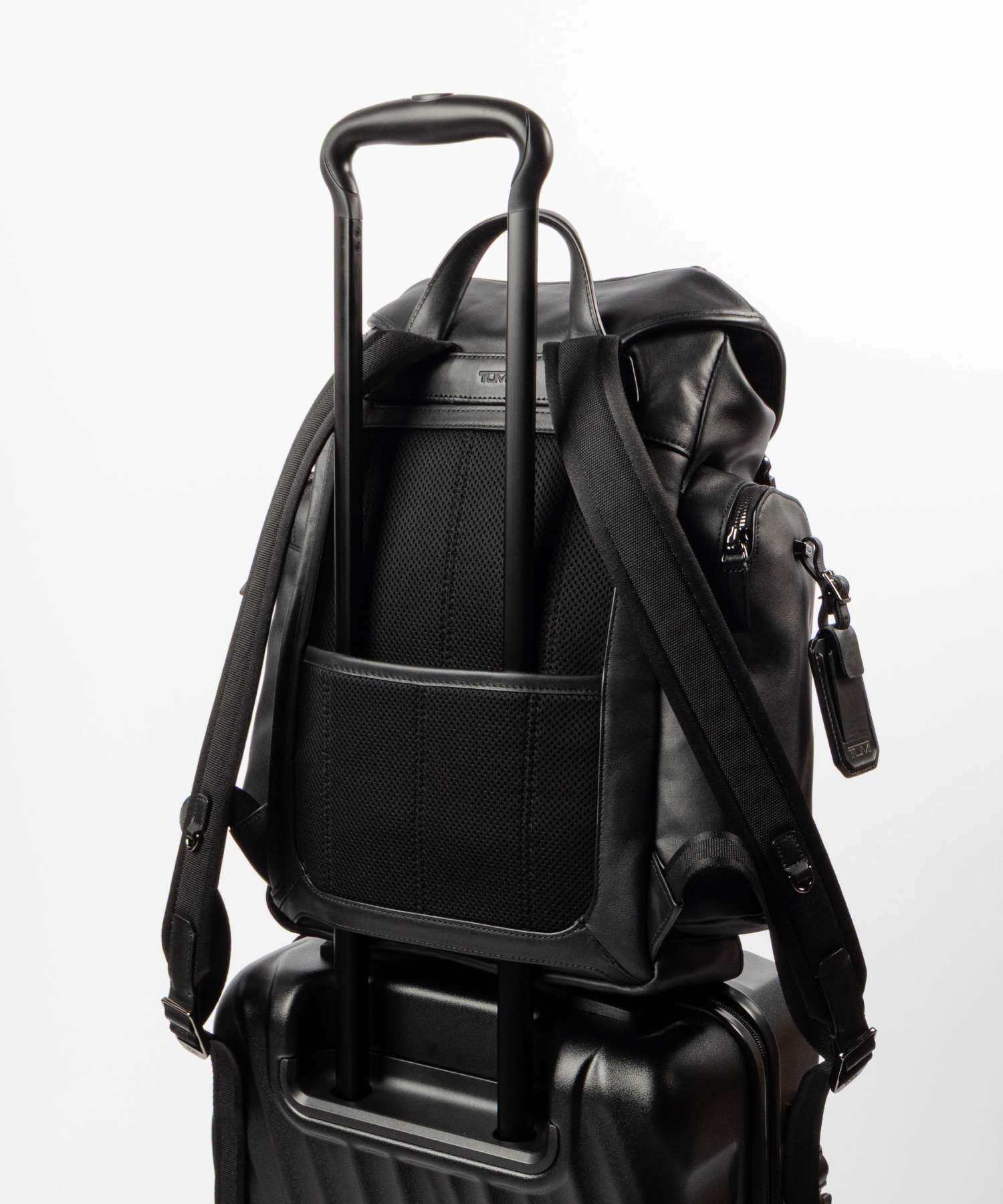トゥミ TUMI HARRISON ハリソン SMALL GRIFFEN BACKPACK スモール グリフィン フラップ バックパック 06302065DBM 159056 リュックサック メンズ バッグ