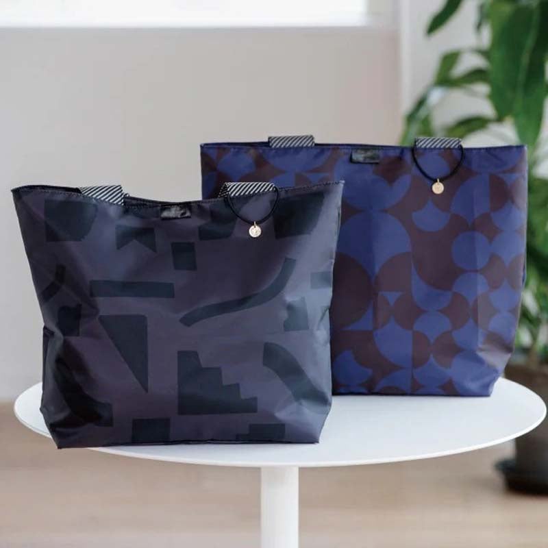 新作追加 保冷トート mon-sac モンサク エコバッグ トートバッグ トート 保冷 保温 折りたたみ 簡単 軽量 収納 コンパクト チャーム付き マチあり マチ広 大容量  丈夫 大判サイズ おしゃれ かわいい コンビニ ショッピングバッグ トラベルバッグ 肩掛け