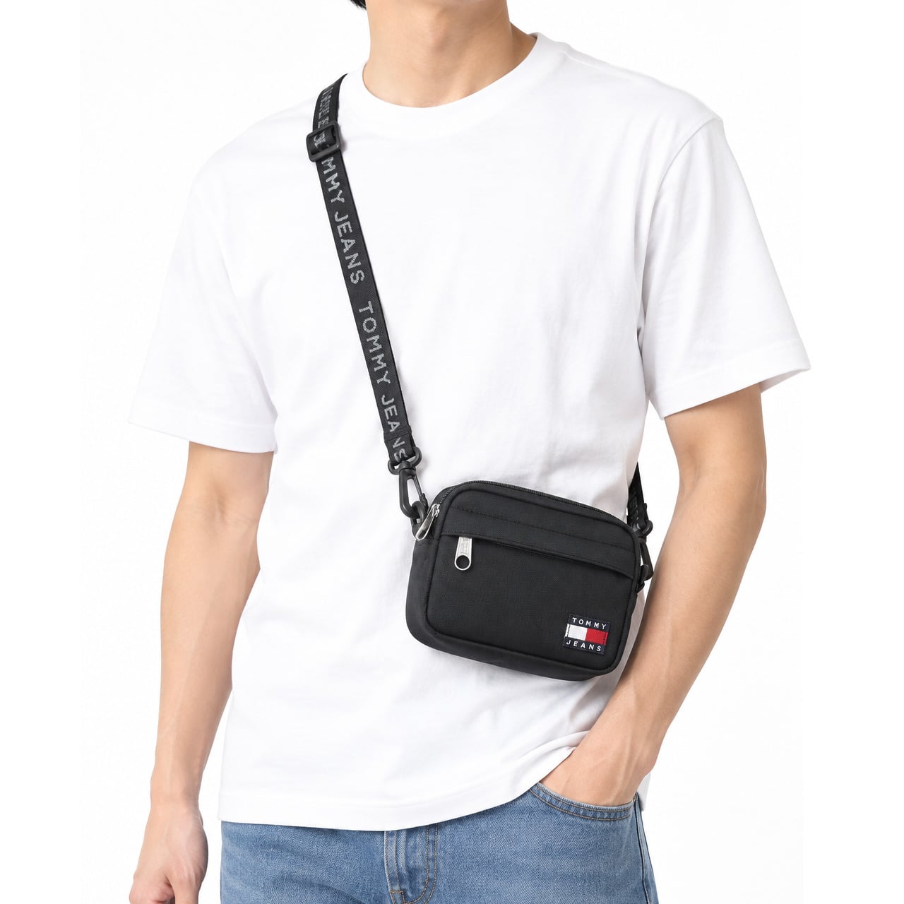 トミーヒルフィガー トミージーンズ クロスバッグ TOMMY HILFIGER TOMMY JEANS ミニ ショルダーバッグ クロスボディ 0.7L 斜め掛け ユニセックス メンズ レディース AM0AM14642 BDS 【ラッピング無料 誕生日 お祝い プレゼント ギフト 贈り物】 送料無料