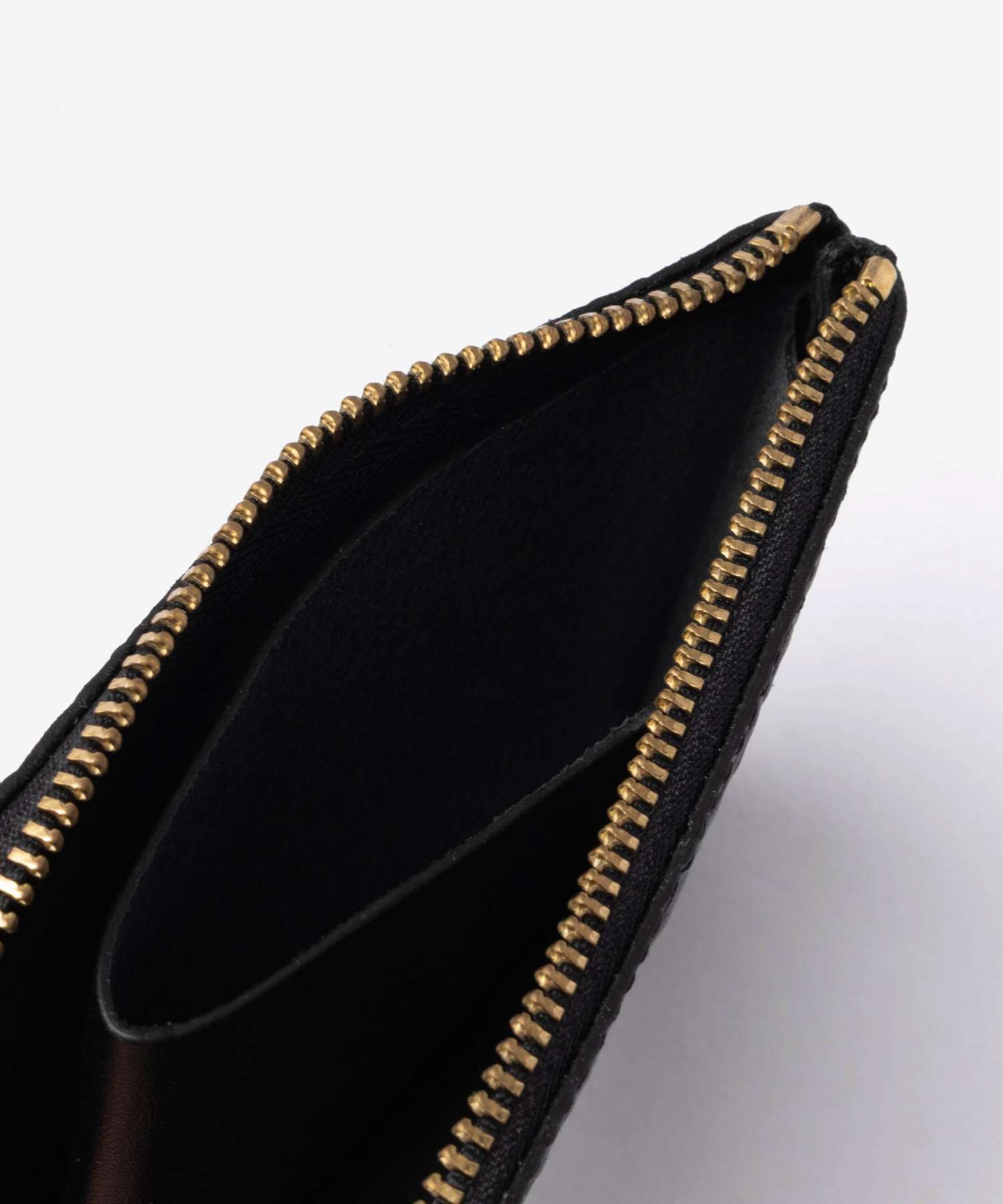 コムデギャルソン COMME DES GARCONS EMBOSSED LOGOTYPE エンボスロゴタイプ HALF ZIP WALLET ハーフジップ ウォレット SA3100EL ミニ財布 L字ファスナー コインケース ユニセックス 財布