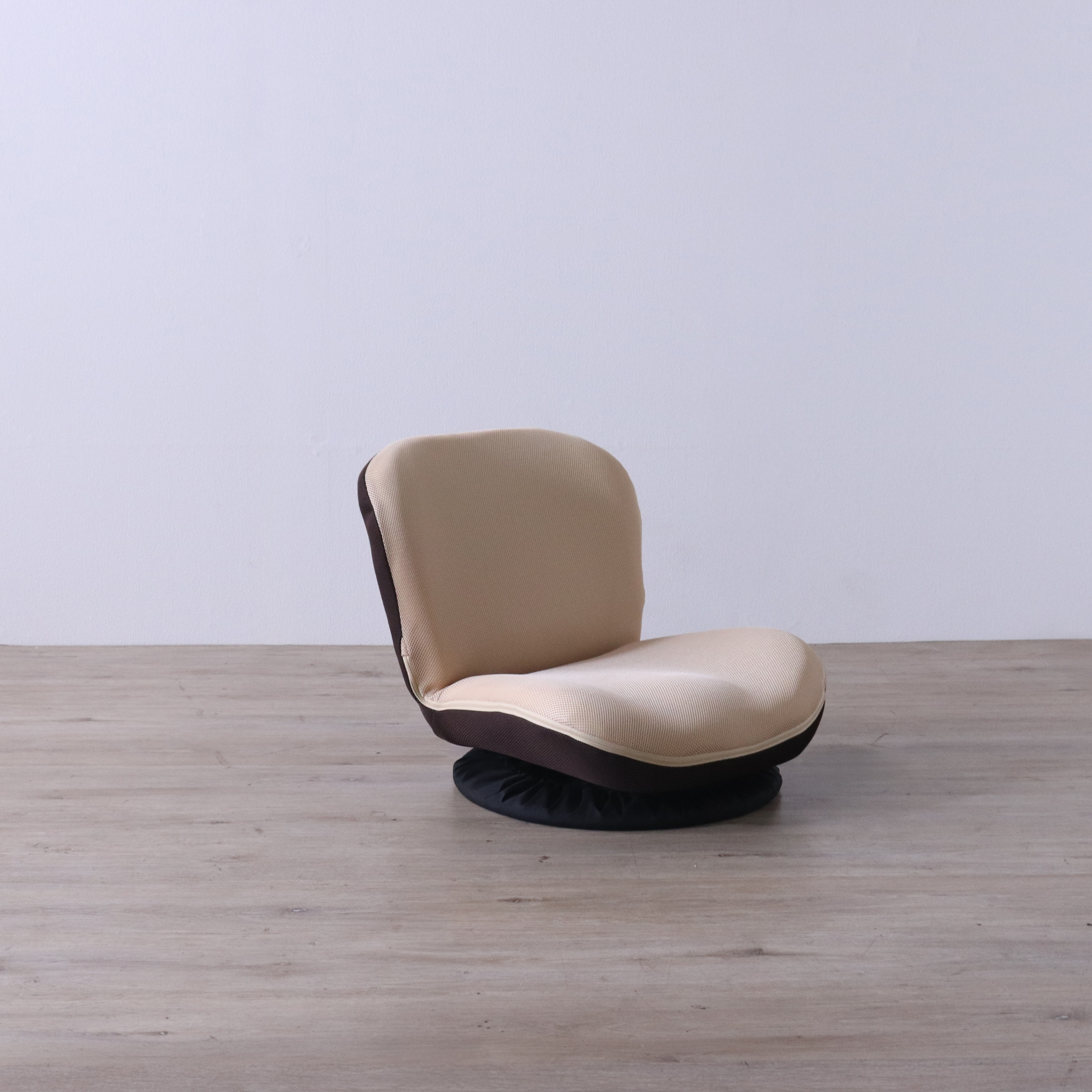 高座椅子 カム 回転式 リクライニング 完成品 360度回転 ブラック・ベージュ W52×D58~92×H52cm座面高15cm 座椅子 リクライニングチェア パーソナルチェア 肘付き ブラック ベージュ おしゃれ