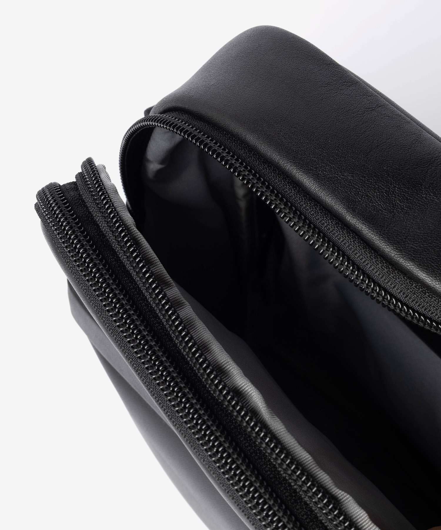 トゥミ TUMI ALPHA アルファ SMALL CROSSBODY スモール クロスボディ 09203724DL4 158987 ショルダーバッグ メンズ バッグ