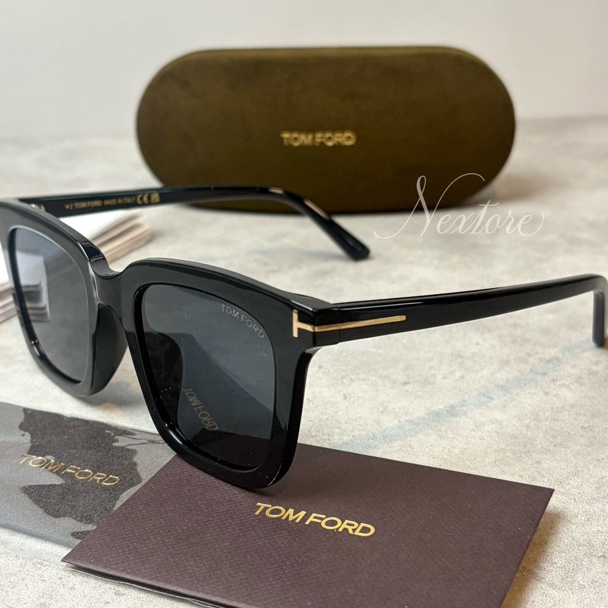 【並行輸入品】【正規品・新品 箱付き】TOMFORD トムフォード TF970K FT970K 01A イタリア製 サングラス メガネ 眼鏡 メンズ レディース TOM FORD トム フォード 伊達メガネ