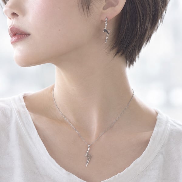 【稲妻一粒ピアス/イヤリング☆日本製】結婚式/ウエディングパーティアクセ/クリスマス/かわいい/プチギフト/
