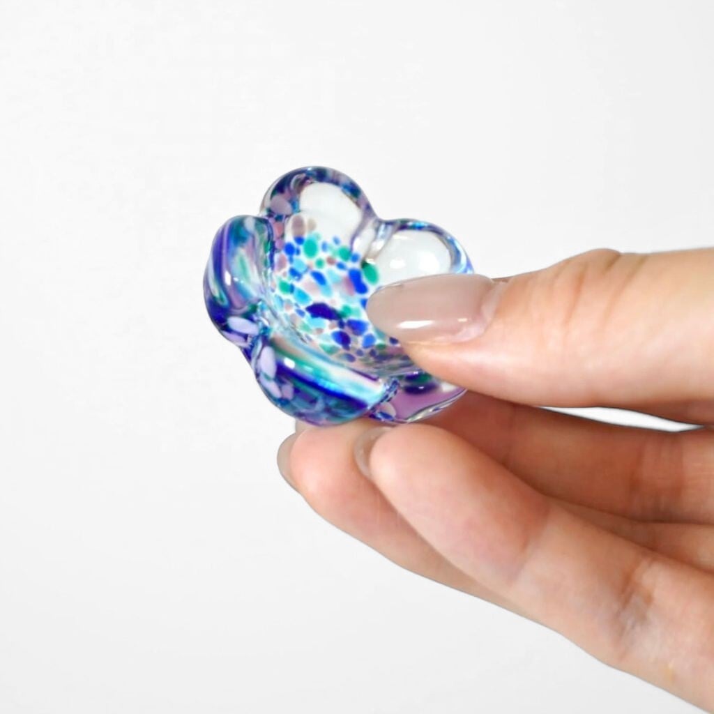 【江戸硝子 うきよ花 箸置き 5個セット】【ラッピング・熨斗対応可】【結婚のお祝いに】誕生日 両親 父 母 夫婦 祖父母 結婚記念日 父の日 母の日 敬老の日 特別 友達 カップル パートナー お揃い 家族 結婚祝い 新築祝い 和モダン 国内生産 内祝い 上品 優美 上司 先輩 後輩 新生活 TOMICRAFT 六角箸置き はし置き おしゃれ 可愛い ガラス食器  ギフト 富硝子 プレゼント
