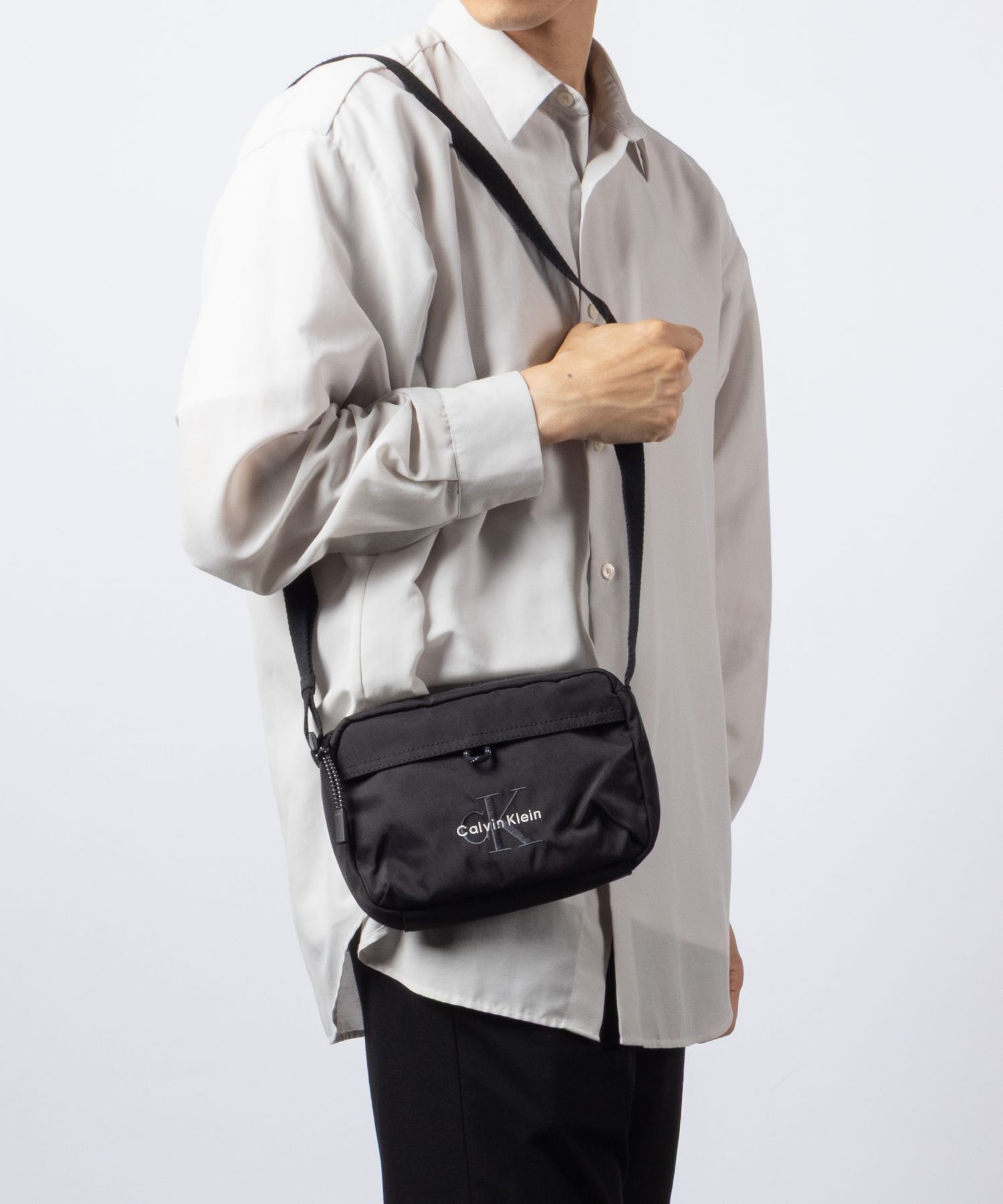 カルバンクライン Calvin Klein BOLD CAMERA BAG ロゴ ナイロン カメラバッグ LV04D3117G ショルダーバッグ メンズ バッグ