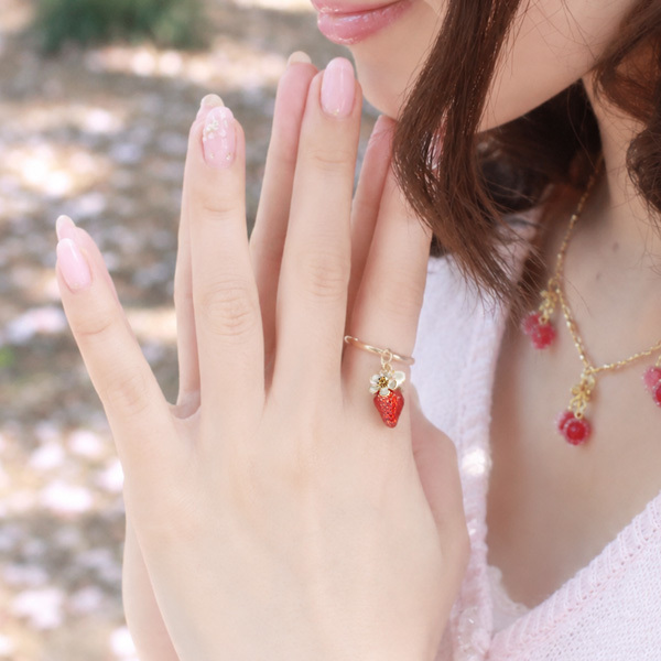 【苺リング☆日本製】パーティや結婚式にもお勧め♪華奢ネックレスが可愛い/レディース/プレゼント/誕生日/クリスマス/ウェディング/発表会/パーティー/春/