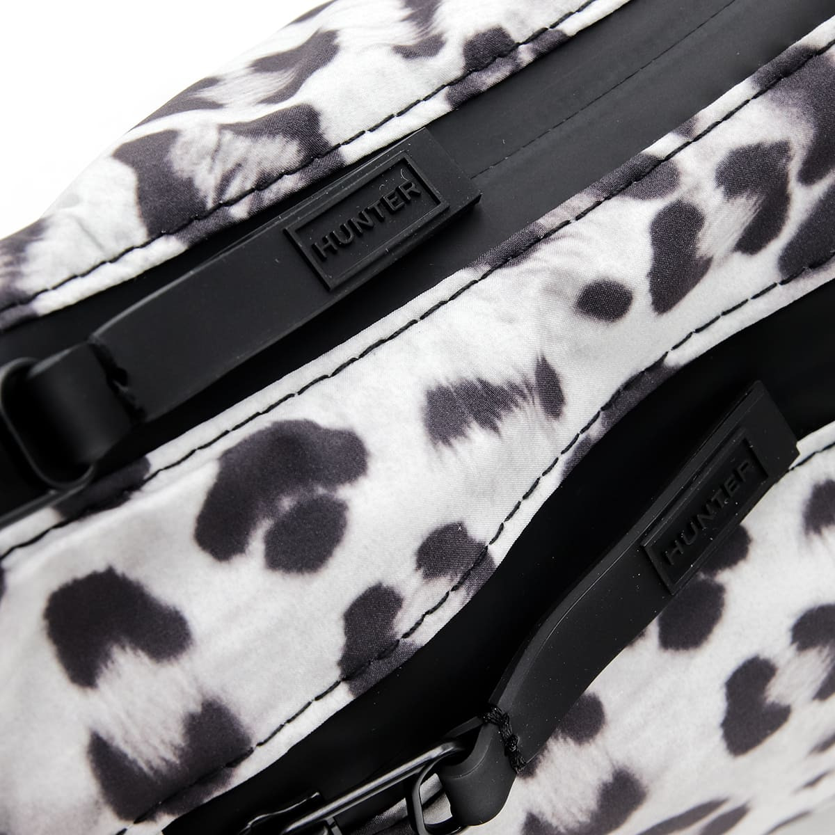HUNTER ハンター ORIGINAL WOMENS SNOW LEOPARD SLING BAG ショルダーバッグ レディース スリングバッグ クロスボディバッグ 斜めがけ ヒョウ柄 レオパード スノーレオパード グレー ブラック HXRU0020262LD
