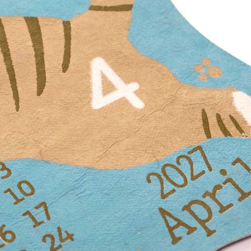2027年 カレンダー 猫 壁掛け フライングキャット  シェイプカレンダー  にゃんこ 猫 壁掛け 年間 ポスター おしゃれ かわいい 壁 2027年  飾り 新作 令和9年暦 ねこ ロクタ紙 ネパール ハンドペイント 猫雑貨 キャット ミケ シロ クロ 手書き風