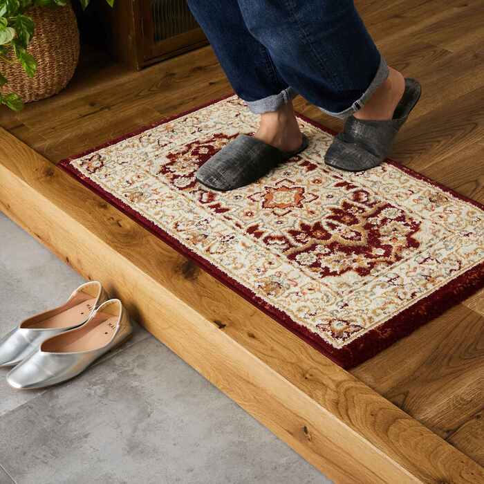 ラグ カーペット 玄関 屋内 屋外 輸 入 ネカル アイボリー 約50×80cm 長方形 民族調 エスニック モダン シンプル オールシーズン 丈夫 50×80cm ルカス レッド 新生活