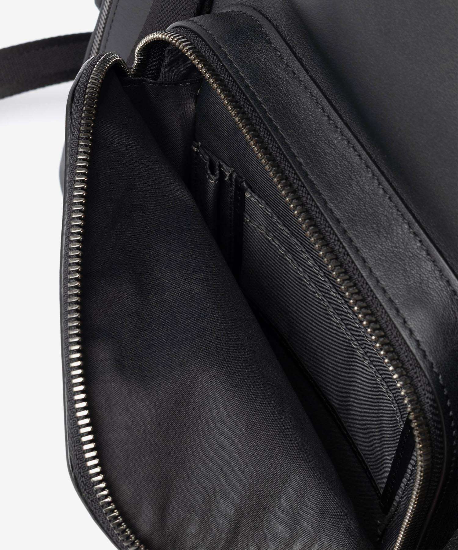 トゥミ TUMI HARRISON ハリソン SMALL GRIFFEN BACKPACK スモール グリフィン フラップ バックパック 06302065DBM 159056 リュックサック メンズ バッグ