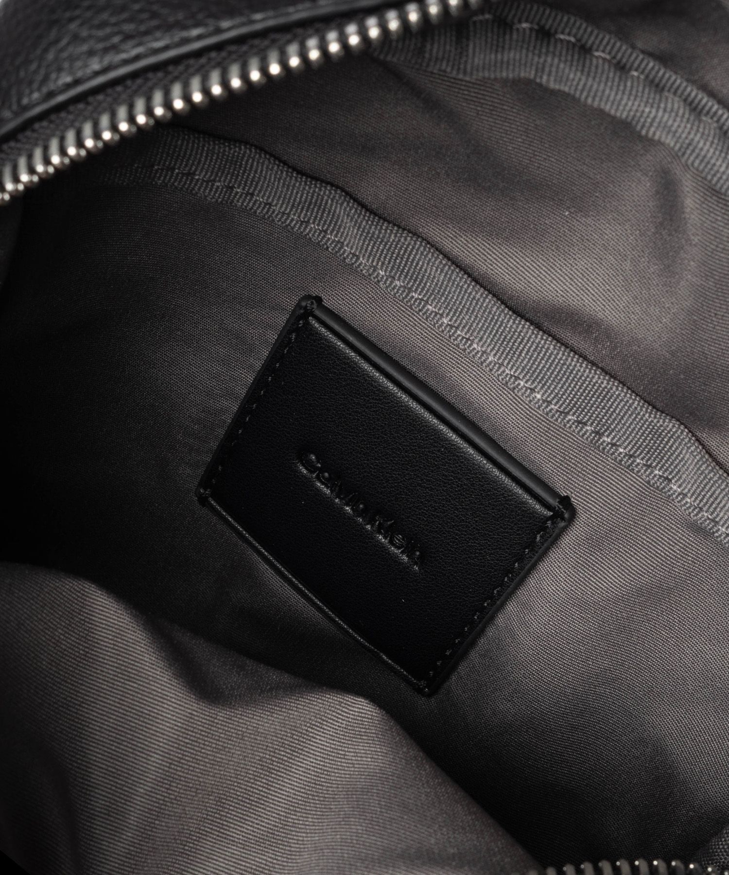 カルバンクライン Calvin Klein RAISED REPORTER レイズド リポーター LV04D3160G ショルダーバッグ メンズ バッグ