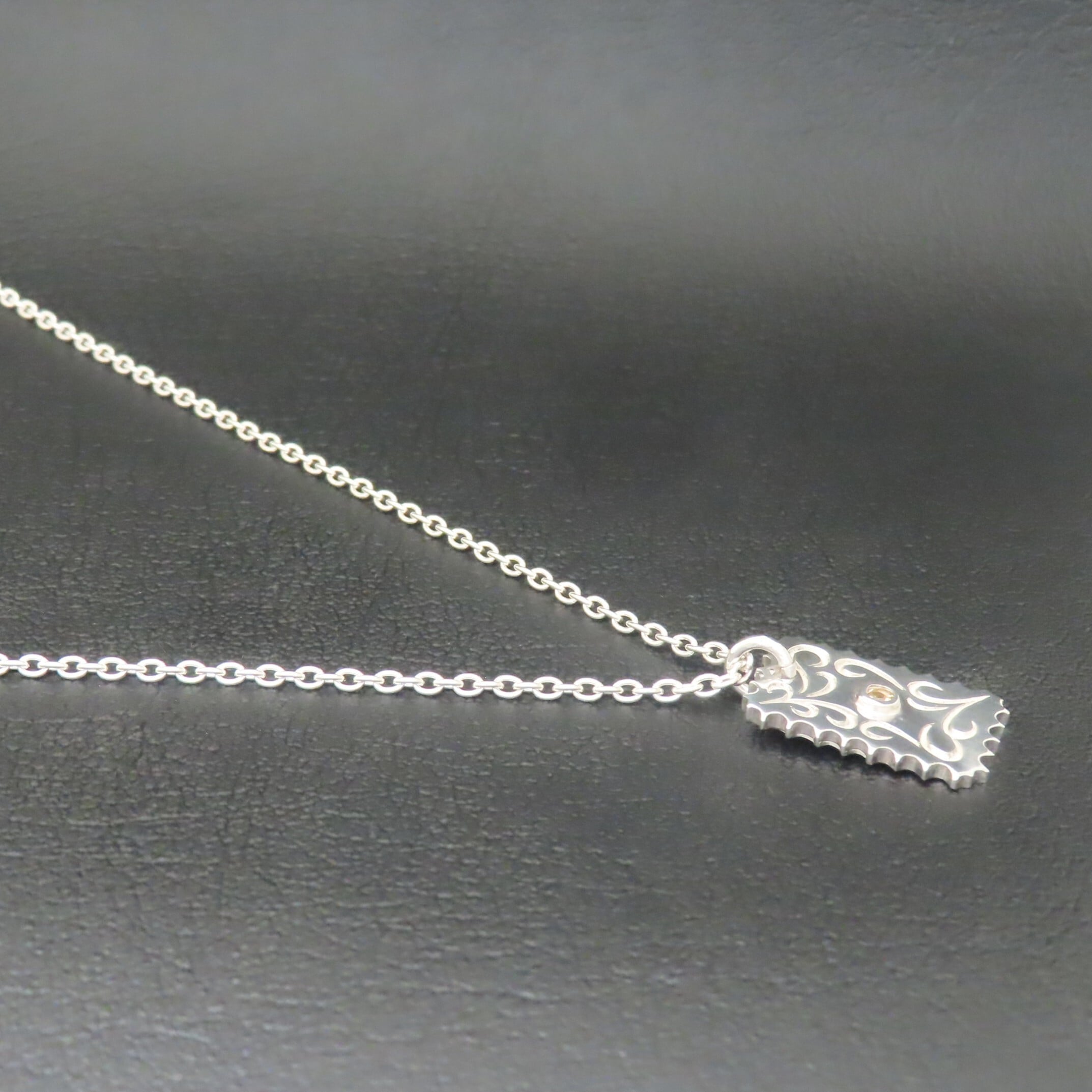 唐草模様ネックレス シルバー925 【刻印無料】 唐草 唐草模様 アラベスク ネックレス ペンダント 選べる 天然石 誕生石 シルバーアクセサリー レディース ユニセックス クリスマス 誕生日 プレゼント ハンドメイド 彫金 ジュエリーボックス Grand Galleria グランドガレリア