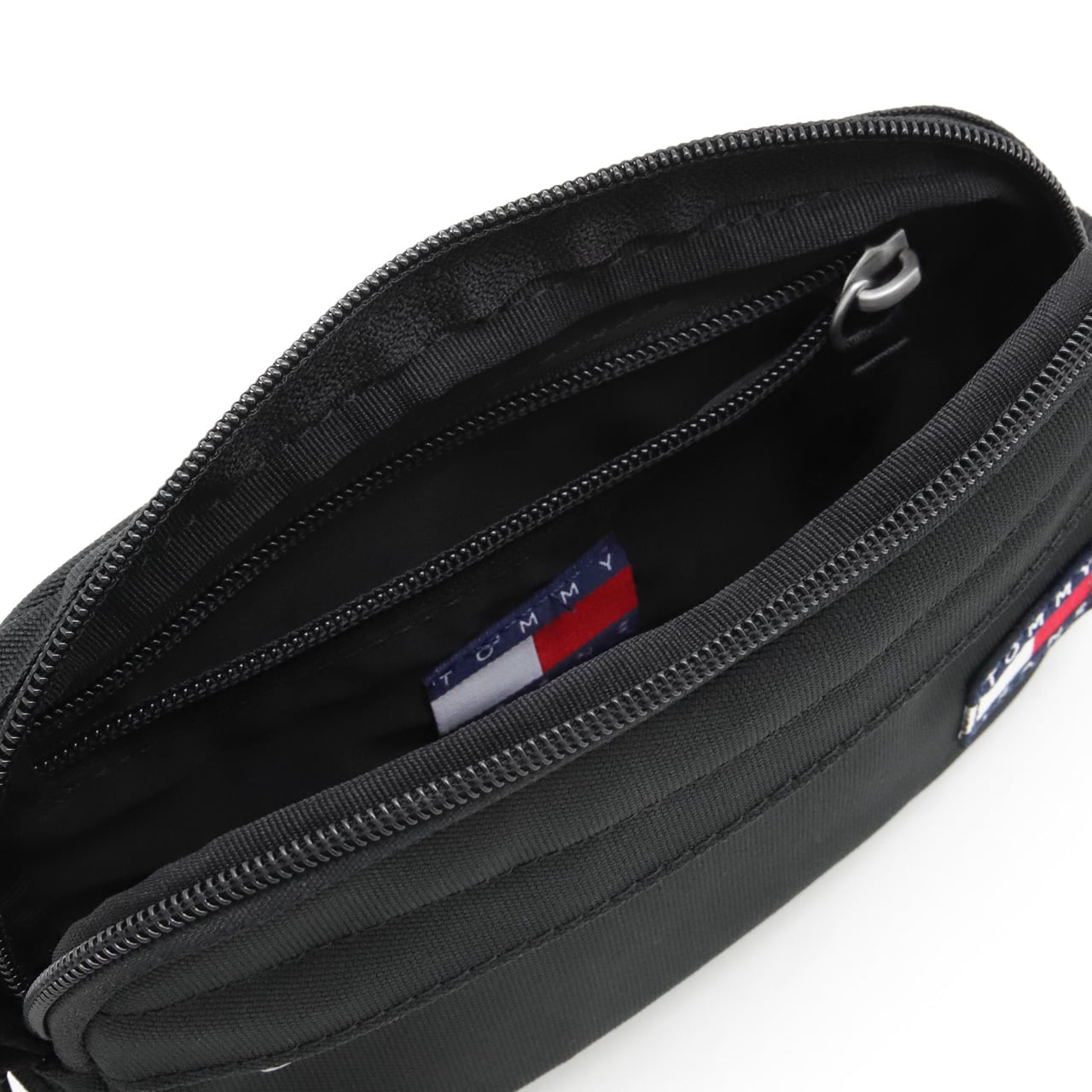 トミーヒルフィガー トミージーンズ クロスバッグ TOMMY HILFIGER TOMMY JEANS ミニ ショルダーバッグ クロスボディ 0.7L 斜め掛け ユニセックス メンズ レディース AM0AM14642 BDS 【ラッピング無料 誕生日 お祝い プレゼント ギフト 贈り物】 送料無料