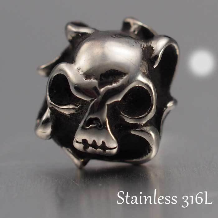 シルバーピアス メンズ 唐草×スカル スタッド 金属アレルギー対応ステンレス 片耳用 片方 シングル 骸骨 ドクロ 髑髏 黒 ブラック アラベスク 男性用 アクセサリー おしゃれ かっこいい【全品1個ずつバラ売り】 プレゼント