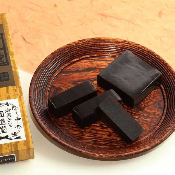 岩谷堂羊羹 新中型 黒練 12本入 羊かん 和菓子 ギフト 岩手銘菓 老舗の味 国産小豆 黒砂糖使用 伝統の技 詰め合わせ 練り羊羹 常温保存 手土産 お茶請け