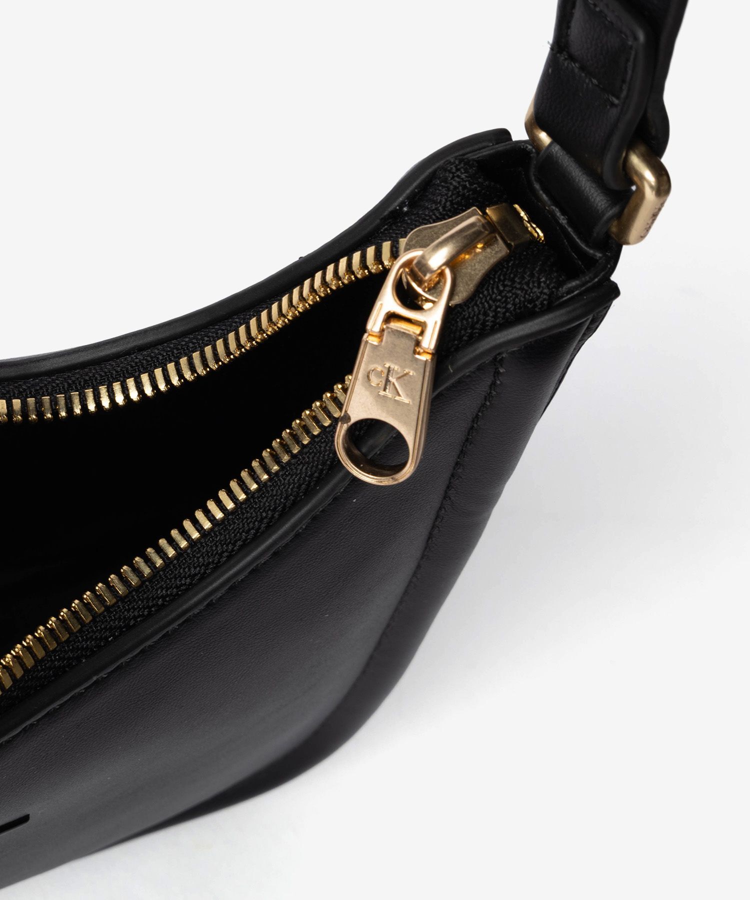 カルバンクライン Calvin Klein RAISED CK SMALL SHOULDER BAG レイズド CK ショルダーバッグ LV04F3230G ショルダーバッグ ハンドバッグ レディース