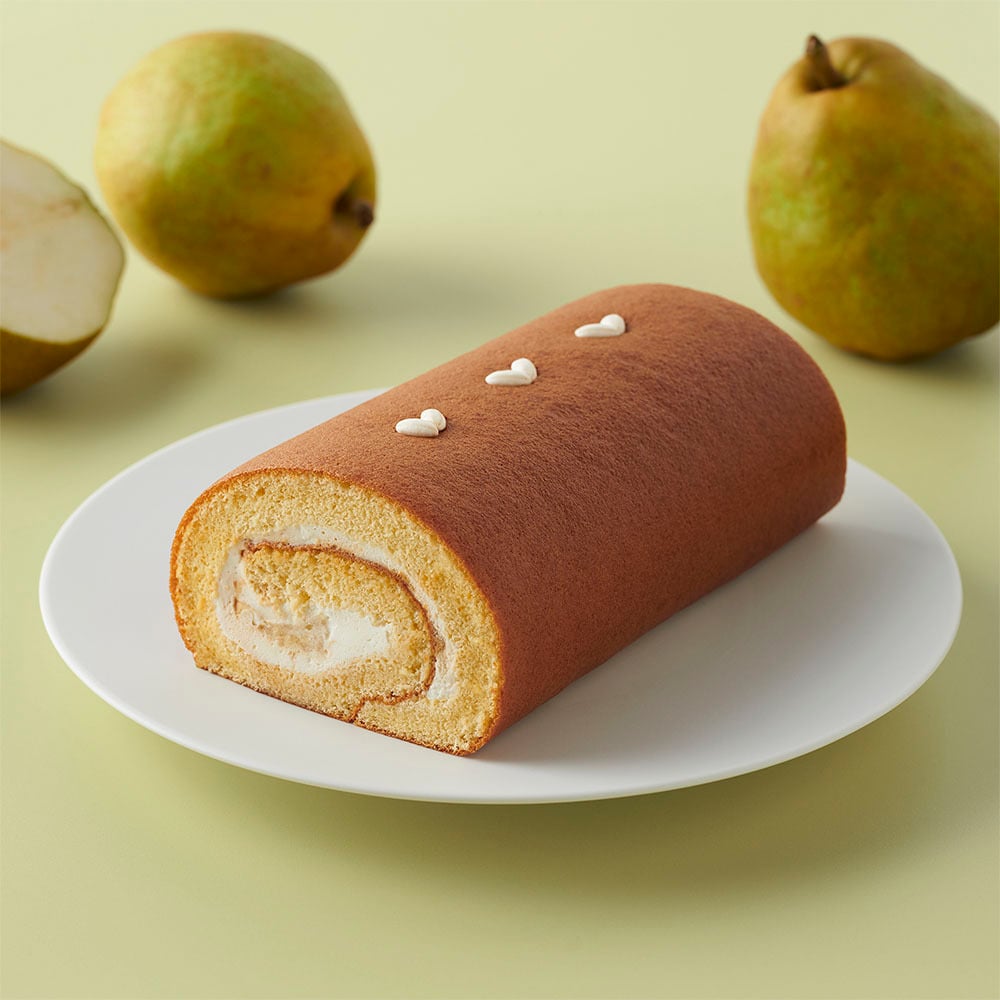 山形 米粉 お米のロールケーキ（庄内産ラ・フランス） グルテンフリー 生クリーム 冷凍 ギフト お歳暮 内祝い お祝い お土産 手土産 お中元