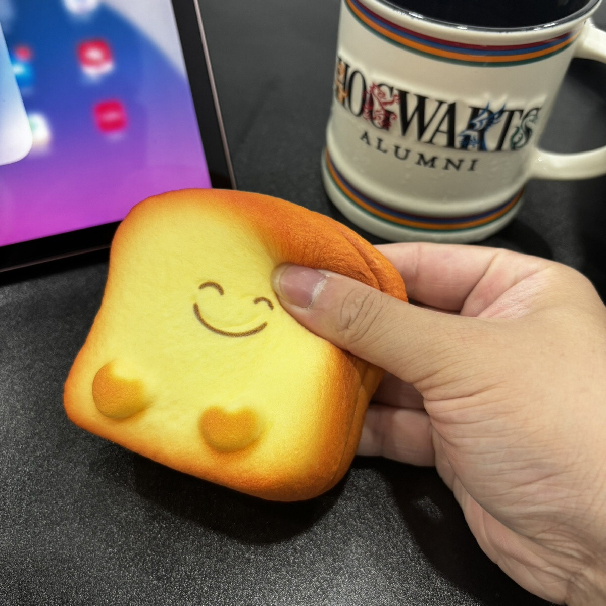 ぷにもち スクイーズ トースト パン やわらか もちもち PU素材 低反発 かわいい スマイル おもちゃ 握る 癒し 雑貨 デスク インテリア 暇つぶし 気分転換 プレゼント