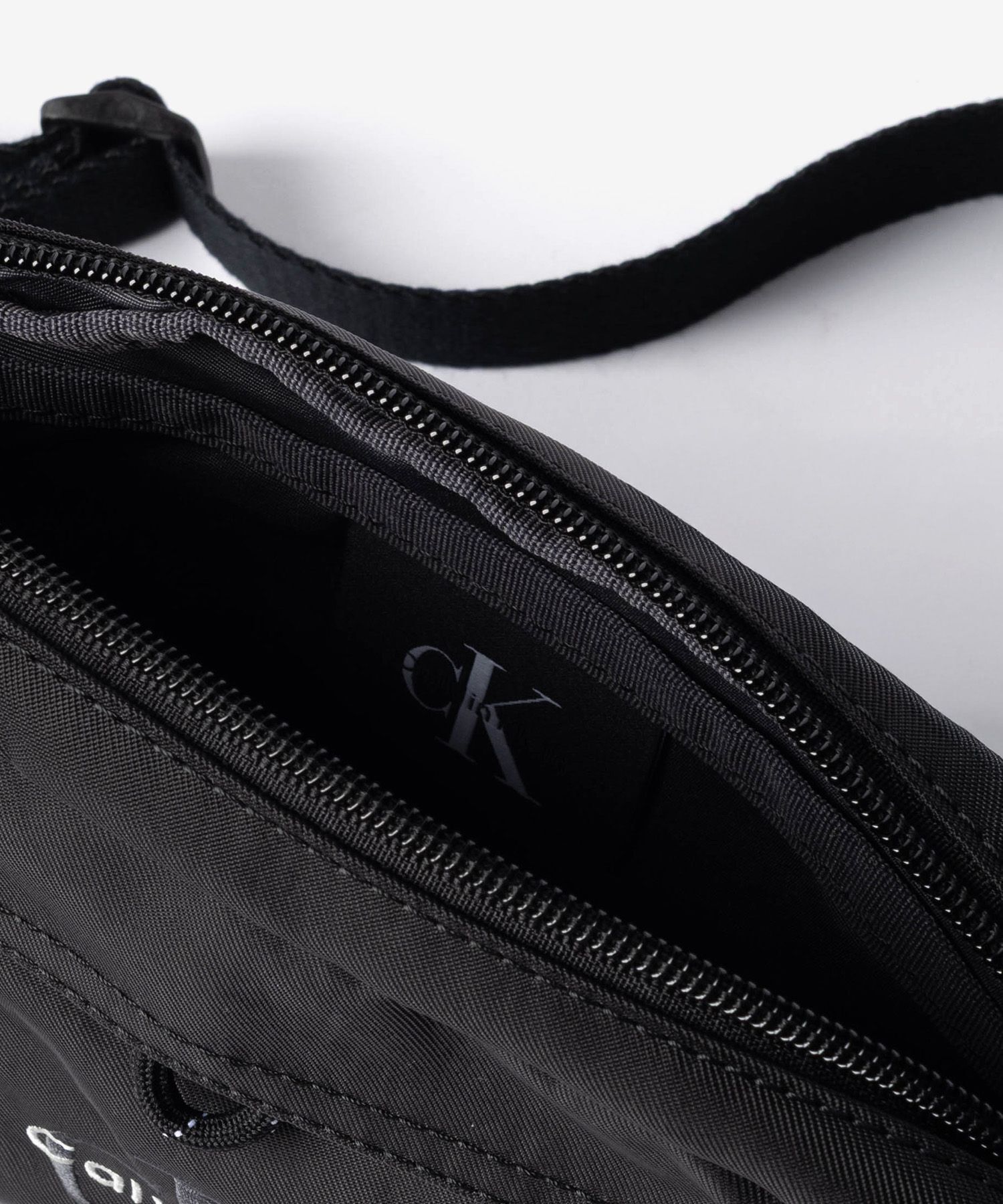 カルバンクライン Calvin Klein BOLD CAMERA BAG ロゴ ナイロン カメラバッグ LV04D3117G ショルダーバッグ メンズ バッグ