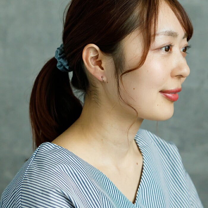 【ジュエリーの町 山梨甲府製】プラチナ フープピアス 細い 小さい PT900 幅1mm×直径10mm アレルギー対応  日本製 品質保証書 おすすめ 片耳 1個 かわいい