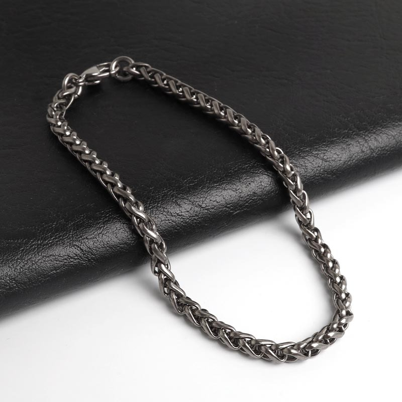 チタン スピガチェーンブレスレット シルバー メンズ 腕輪 細身 ボリューム感 編み込み風 立体的 渋い色合い アクセサリー 大人 クール カジュアル きれいめ シンプル 重ね付け 手元 コーディネート 金属アレルギー対応