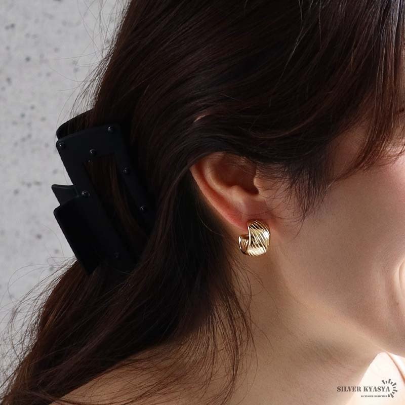 ステンレス ワイドフープピアス 18KGP 両耳用 2点セット レディース C型 チャンキーフープピアス ゴールドカラー 幅広 ボリューム 太め ラインデザイン 立体感 大ぶり 耳飾り アクセサリー 上品 モード カジュアル 女性用