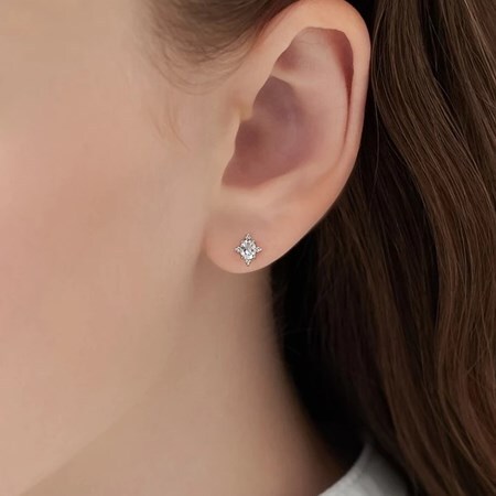 【無料ラッピング】  ヨンドシー 4℃ EAU DOUCE４℃ K10ホワイトゴールド ピアス ホワイトトパーズ ブランド 正規品 新品 ギフト プレゼント 人気 おすすめ 誕生日 記念日 クリスマス 送料無料