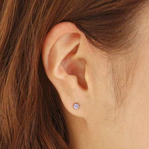 プラチナ 0.2ct タンザナイト ピアス 宝石 誕生石 12月 希少石 高貴 輝き シンプル スタッドピアス レディース アクセサリー ギフト プレゼント 記念日