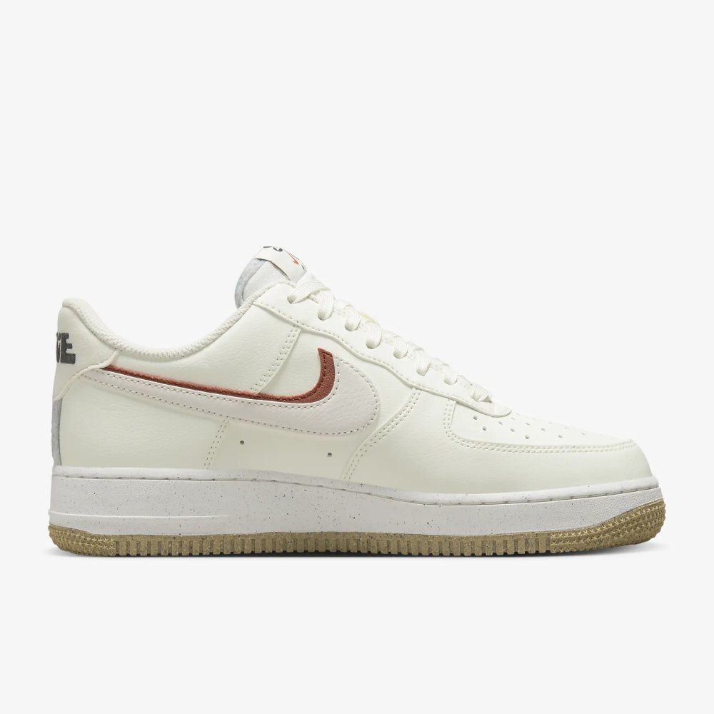 ナイキ エア フォース 1 '07 LX NIKE AIR FORCE 1 '07 LX レディース スニーカー DX6065-101