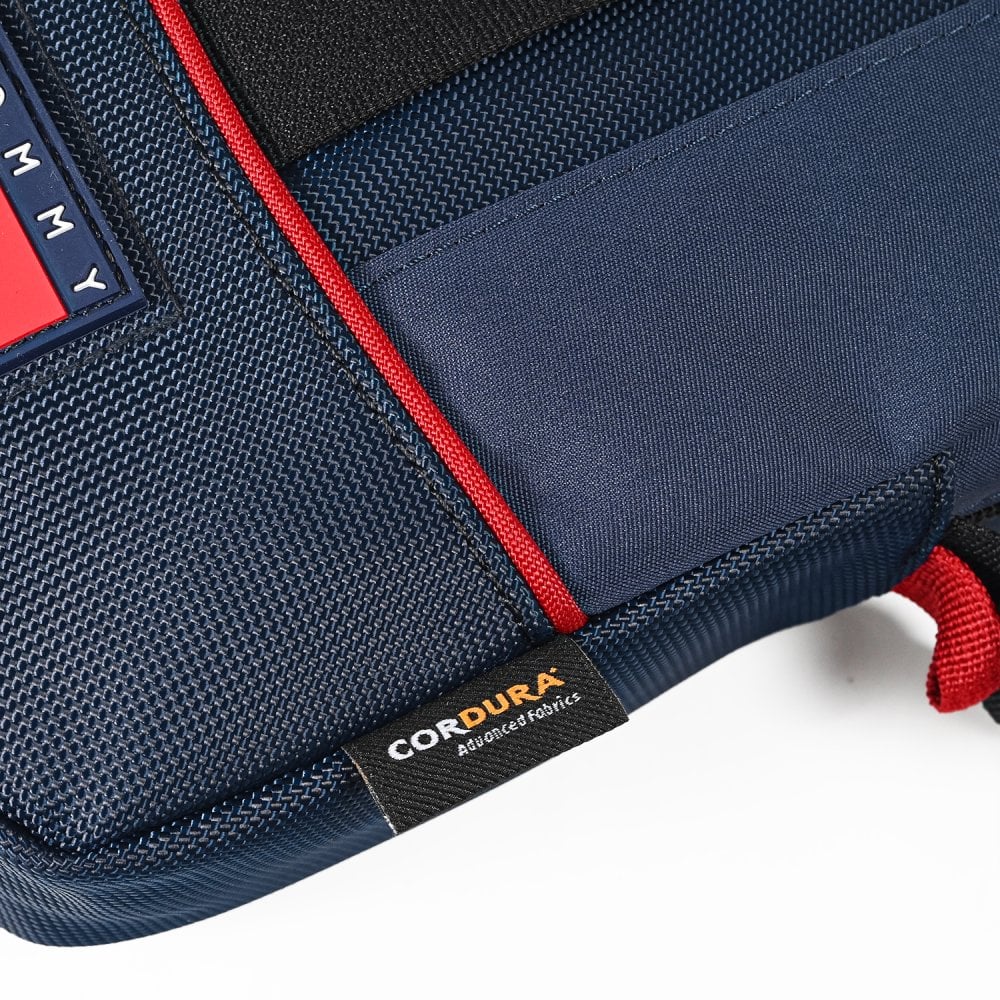 高品質ヨーロッパ輸入モデル トミーヒルフィガー TOMMY HILFIGER ショルダーバッグ TOMMY JEANS OUTDOORS REPORTER メンズ ネイビー AM0AM14617 C1G CORPORATE 送別会 誕生日 結婚祝い 結婚式 彼氏 息子 夫 男性 名刺入れ 高級 父の日 母の日 即日発送