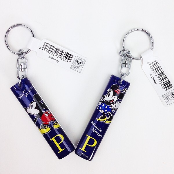 ディズニー ミッキー＆ミニー イニシャルキーホルダー P グッズ  (MCOR)