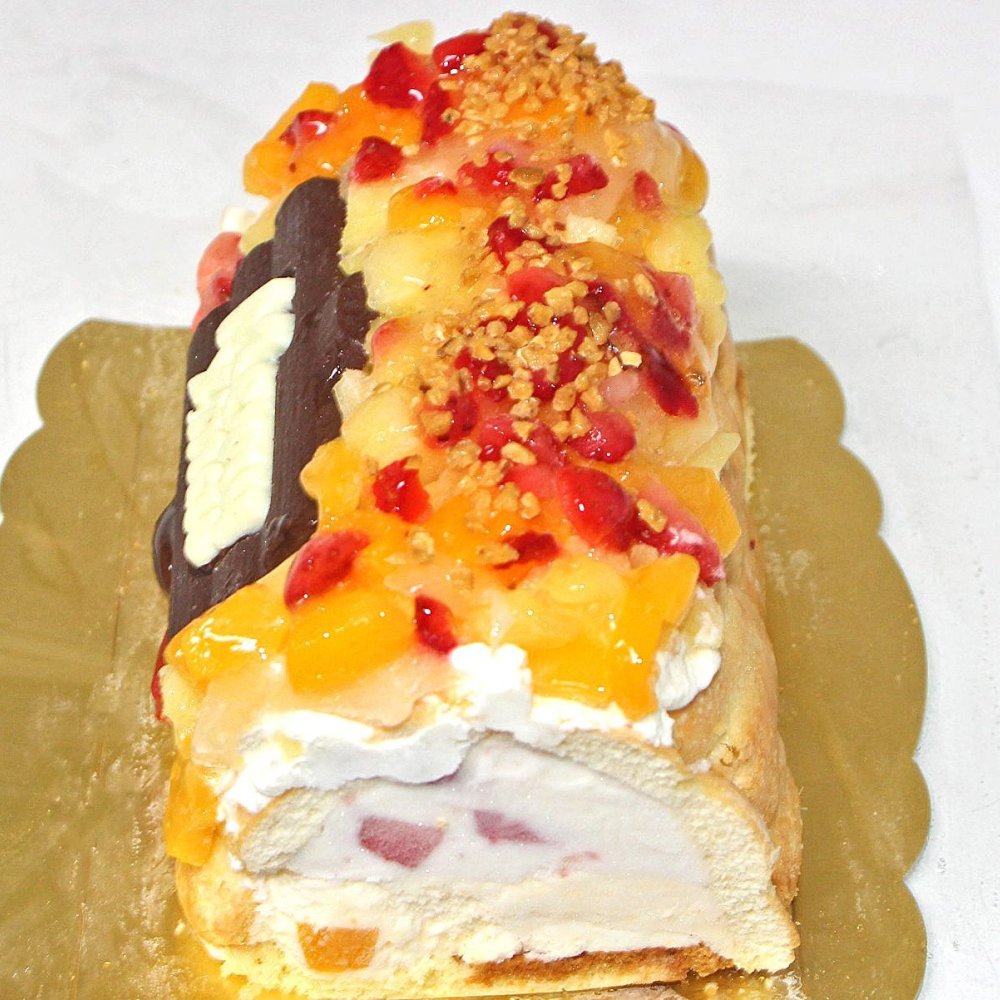 クリスマス生乳アイスクリームロールフルーツアイスケーキ　[クリスマスケーキ クリスマスアイスケーキ クリスマスプレゼント コンパクトサイズ]