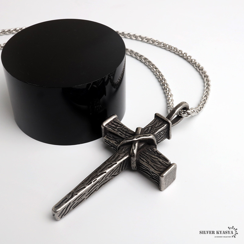 ステンレス 杭 クロス 燻し風 ネックレス メンズ 十字架 ブラック ペンダント 木目調 立体 モチーフ チェーン アクセサリー 個性的 ロック バイカー アメカジ カジュアル 首飾り 装飾 ダーク 胸元 コーデ 金属アレルギー対応