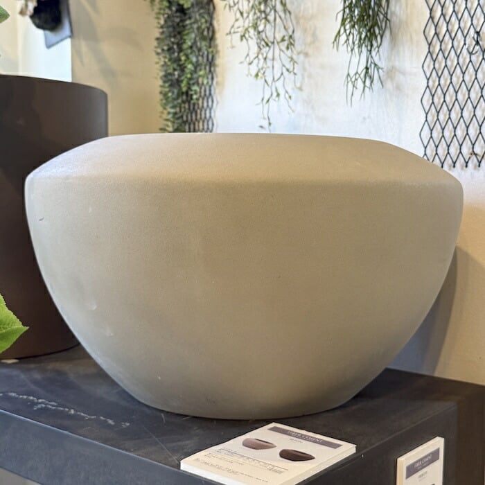 植木鉢 おしゃれ 大型 18号 鉢カバー ベトン ユリウス ロー 屋外向け 高級 丸型 北欧 観葉植物用 サボテン 特大 インテリア プランター 深型