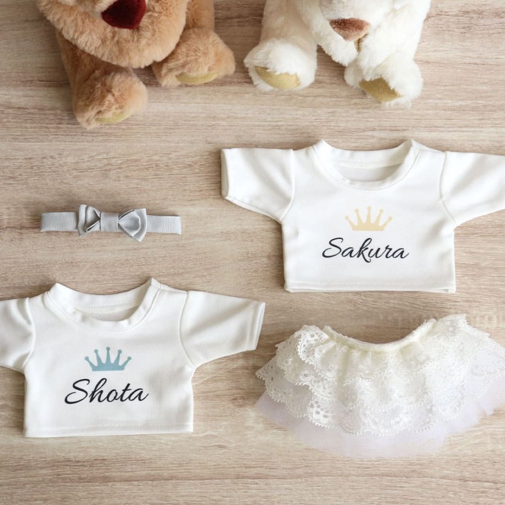 結婚祝い 名入れ ペア テディベア 【ふたりの門出に、世界にひとつのペアベア 】 名入れTシャツ ウェディングギフト 入籍祝い 新郎新婦 入籍祝い 友達 夫婦 ウェルカムスペース ウェルカムベア 記念日 入籍記念 結婚記念日 花以外 記念品 飾り物 ウェルカムドール インテリア 置物 完成品 可愛い 結婚記念 ぬいぐるみ くま カジュアルウェディングベアKUU＆FUU 8023602