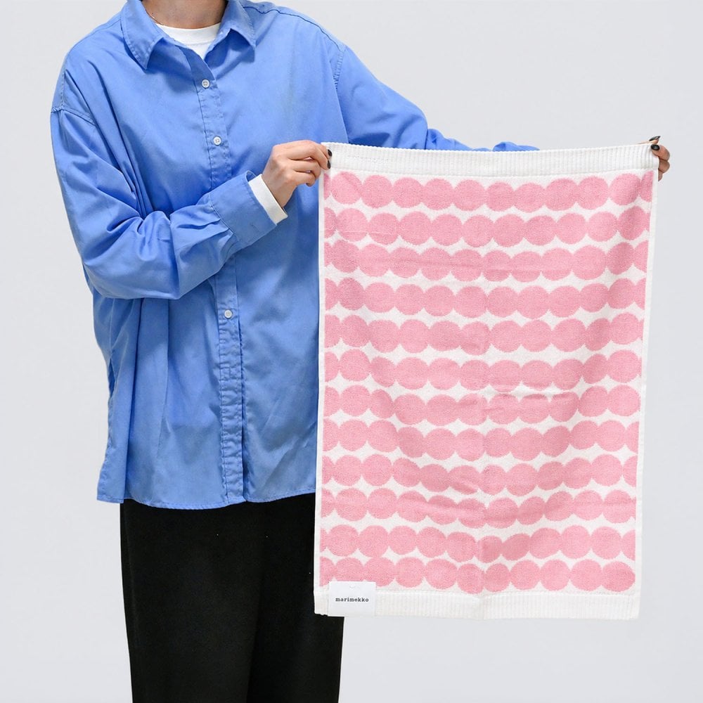マリメッコ marimekko タオル 50×70cm ゲストタオル 大判タオル ラシィマット ライトピンク オフホワイト 75137 075137 103 北欧雑貨 北欧デザイン ネコポス 送別会 誕生日 お中元 結婚祝い 結婚式 高級 父の日 母の日【スペシャルラッピング660円(別売り)】 成人祝い ホワイトデー